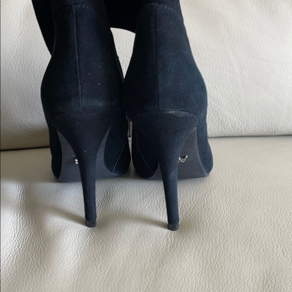 Thigh hi boots. 4” heel; 24”L; 8”W - Picture 3 of 6
